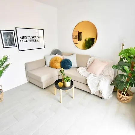 Caleta Contemporary Boho - Wifi, Private Balcony & Pool Appartement